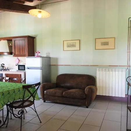 Spoleto-poolside-sleeps 24central Spoleto 09 Kmwifiairconall Exc Yours شقة *