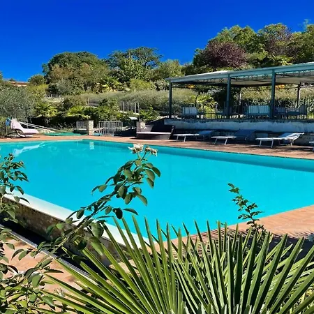 شقة Spoleto-poolside-sleeps 24central Spoleto 09 Kmwifiairconall Exc Yours *