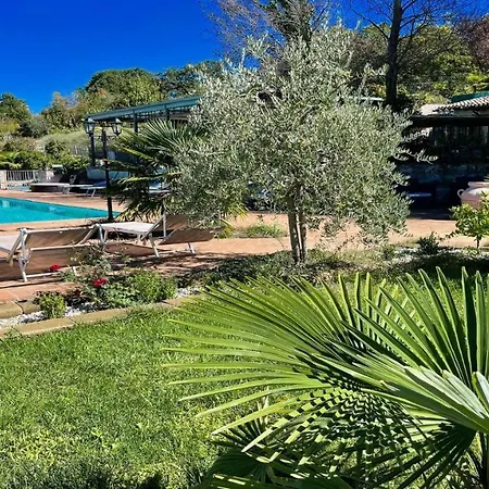 Spoleto-poolside-sleeps 24central Spoleto 09 Kmwifiairconall Exc Yours