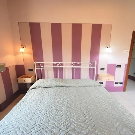 Spoleto-poolside-sleeps 24central Spoleto 09 Kmwifiairconall Exc Yours Colle Umberto (Umbria)